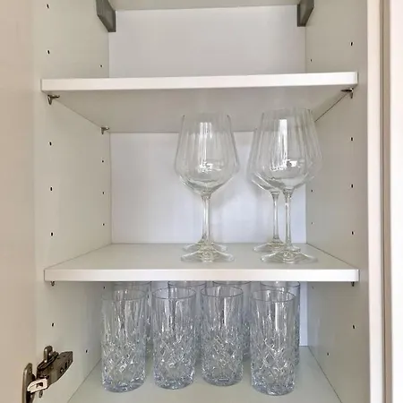 Ecocube - Balkon, 2zimmer, Waschmaschine, Gaestewc, Backofen Апартаменты